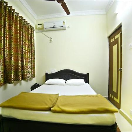 Reva Guest House Tirupati Bagian luar foto