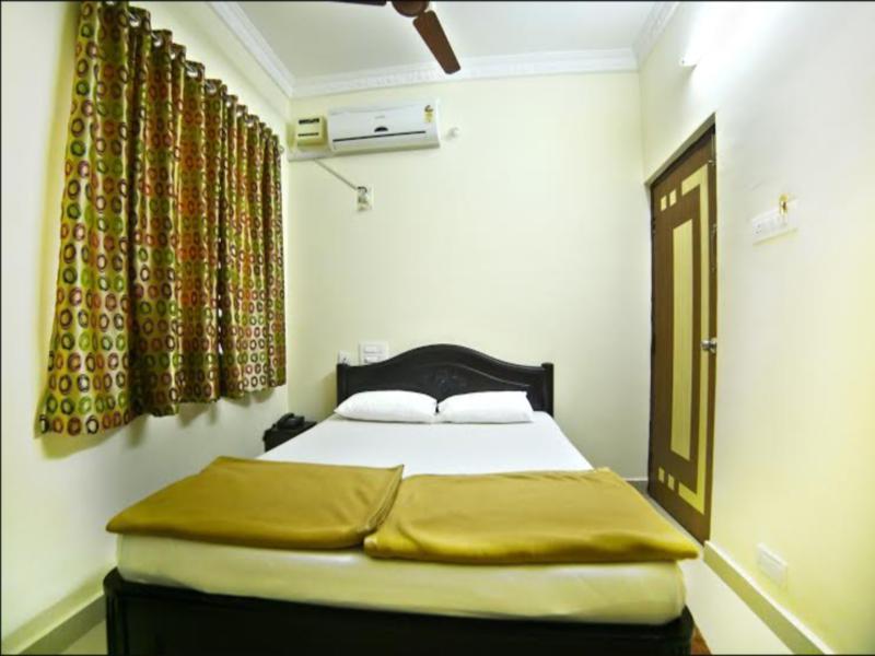 Reva Guest House Tirupati Bagian luar foto